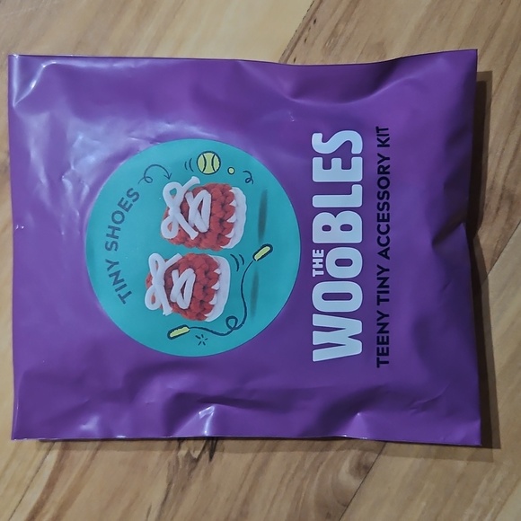 The Woobles Tiny Shoes Crochet Kit - NEW - Picture 4 of 5